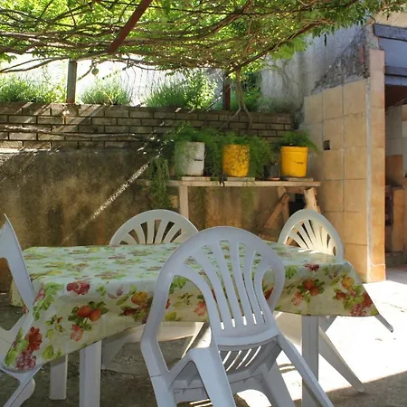 With Parking Space - 7681 * Pula