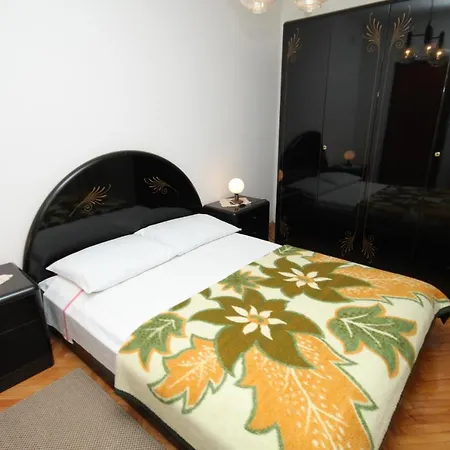 With Parking Space - 7681 Apartman