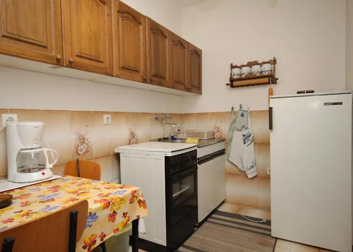 Apartment With Parking Space - 7681 *